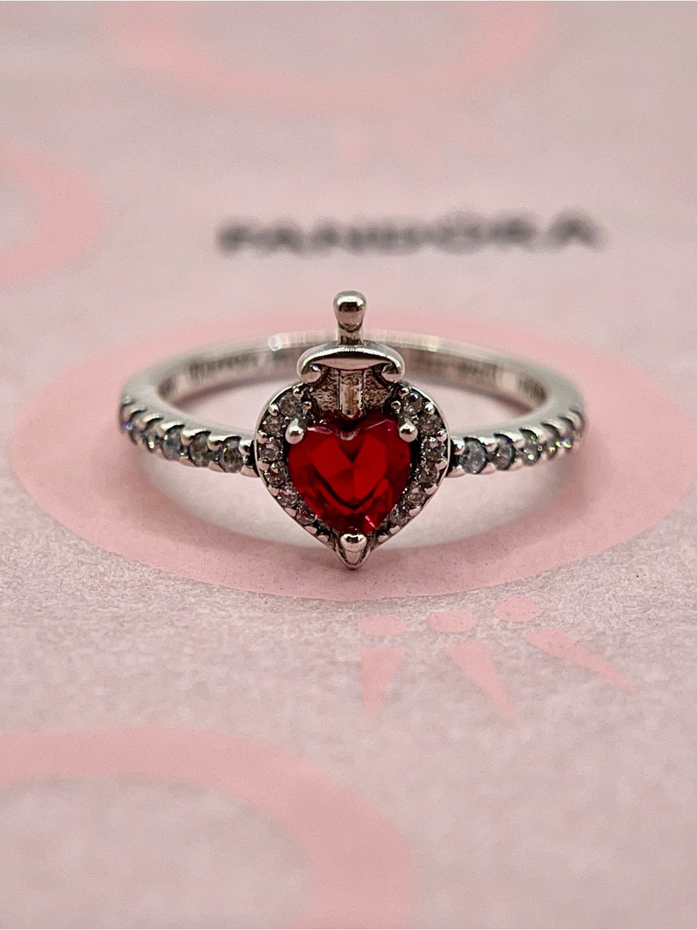 Pandora Disney Evil Queen Dagger Heart Ring S925 Silver Size 7 / 54 - Picture 2 of 12